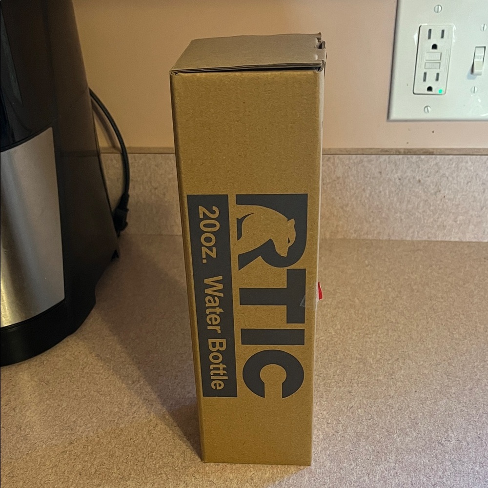 RTIC Black 20oz Water Bottle